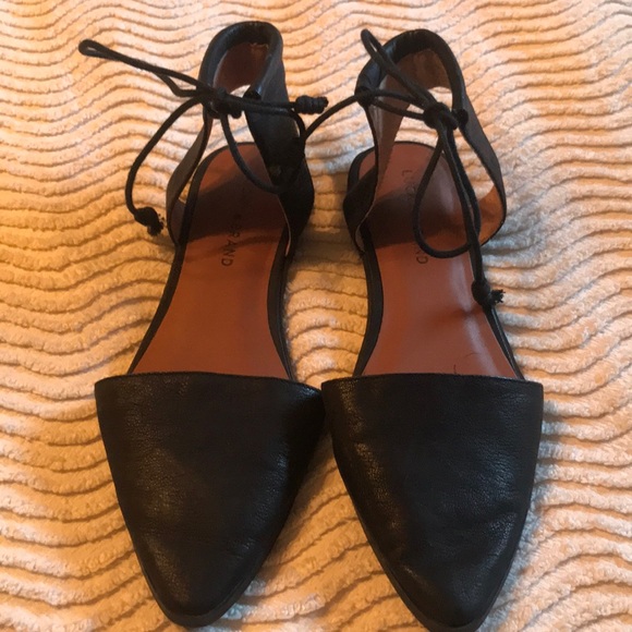 Lucky covered toe flats - Picture 2 of 3